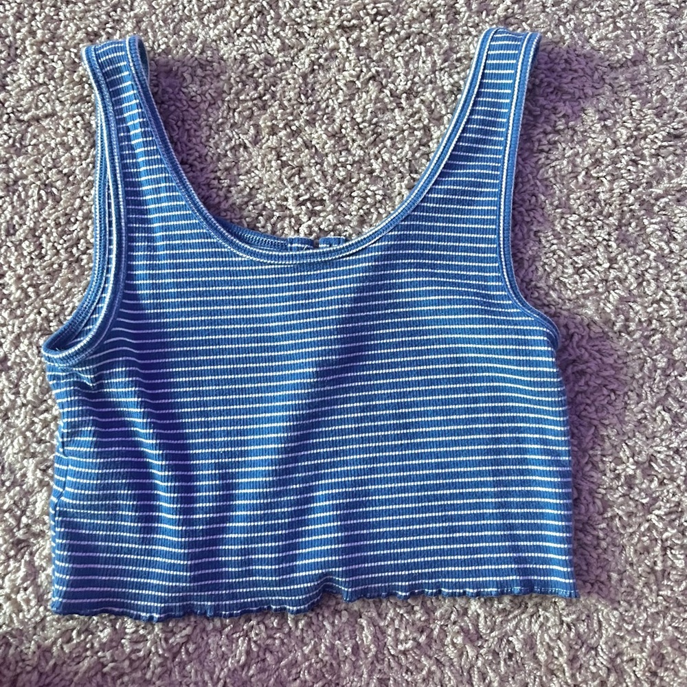 Good material. Very cropped. Looser.